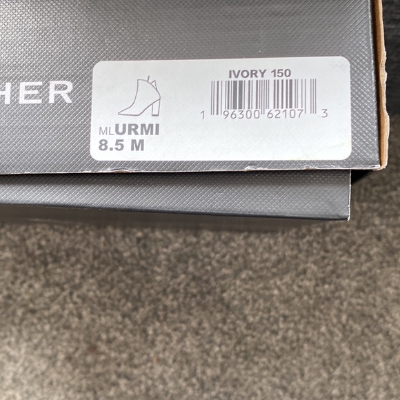 Marc Fisher Urmi Booties - Picture 11 of 11